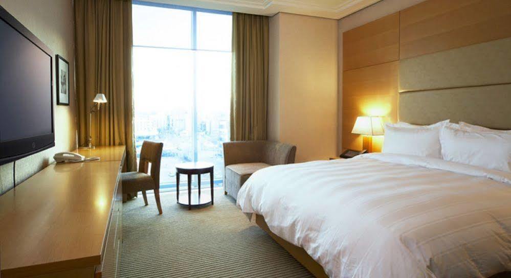 Ramada Plaza By Wyndham Gwangju Hotel Gwangju Metropolitan City Exterior photo